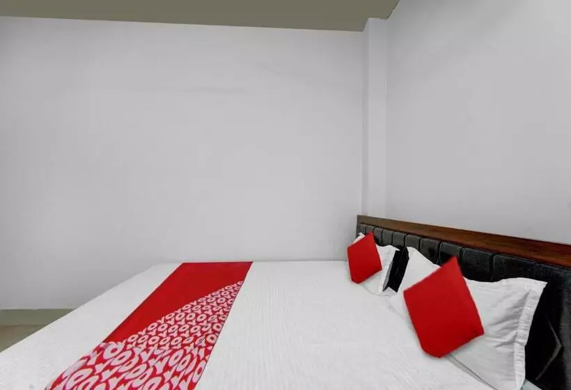 Oyo Flagship Dev Laxmi Palace Hotel & Banquet