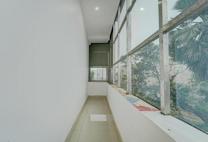 Oyo Flagship Dev Laxmi Palace Hotel & Banquet