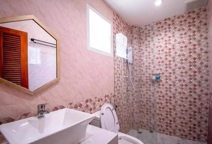 Lomakeskus บ้านพักชายคลอง @บางปู สามร้อยยอด