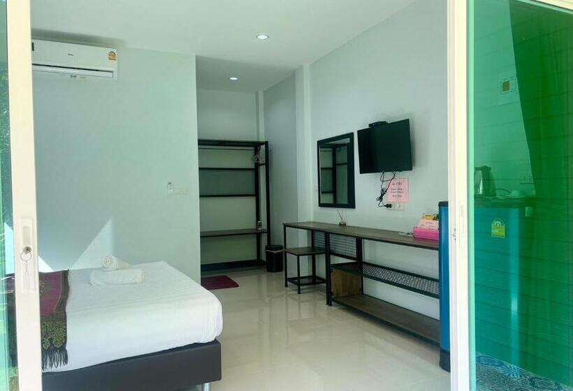 Resort บ้านพักชายคลอง @บางปู สามร้อยยอด