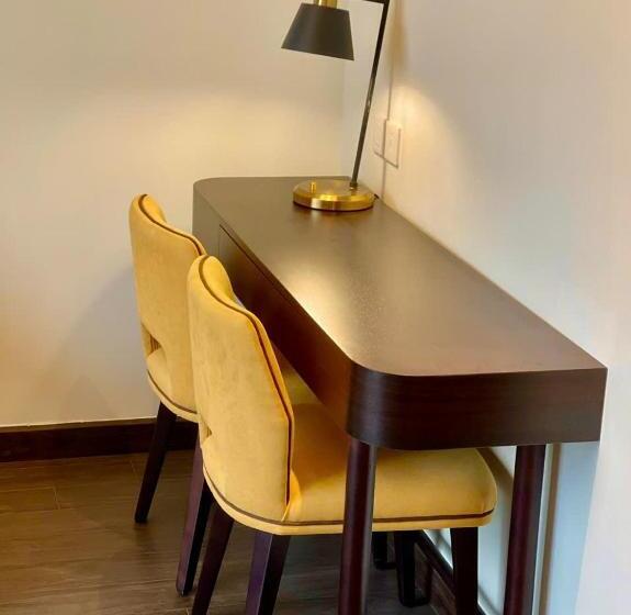 Superior Suite Home, View City