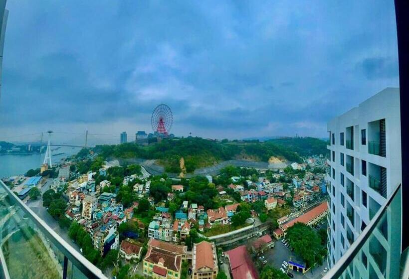 Superior Suite Home, View City