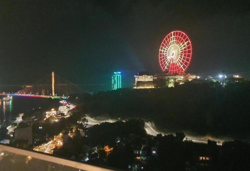 Superior Suite Home, View City