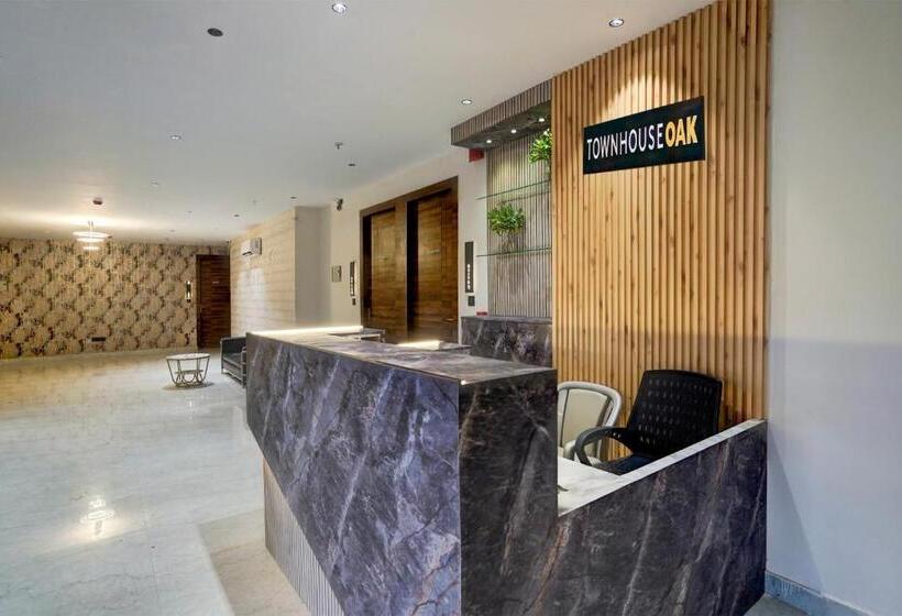 Townhouse Oak Hotel Comfortable Inn