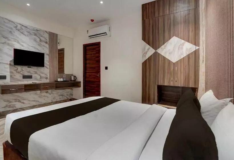 Townhouse Oak Hotel Comfortable Inn