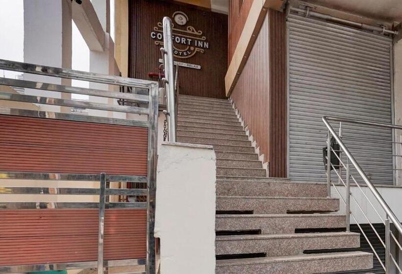 Townhouse Oak Hotel Comfortable Inn