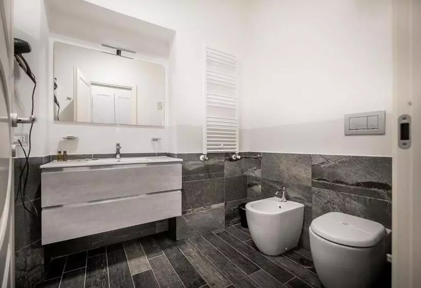 مسافرخانه Arch Rome Suites