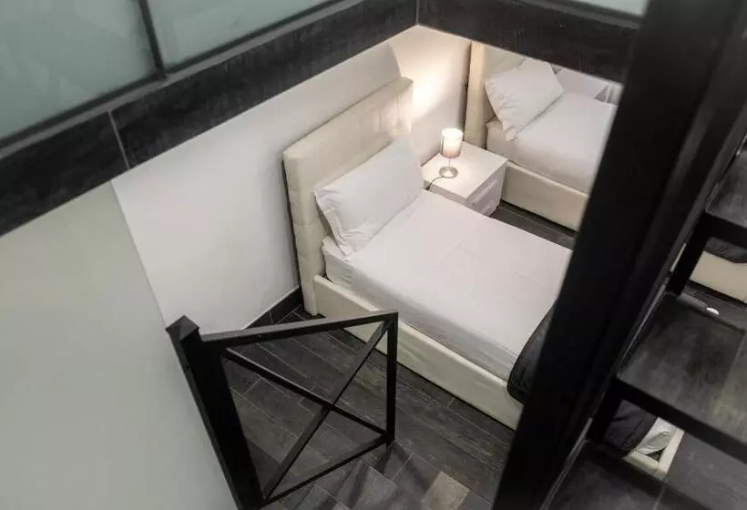 مسافرخانه Arch Rome Suites