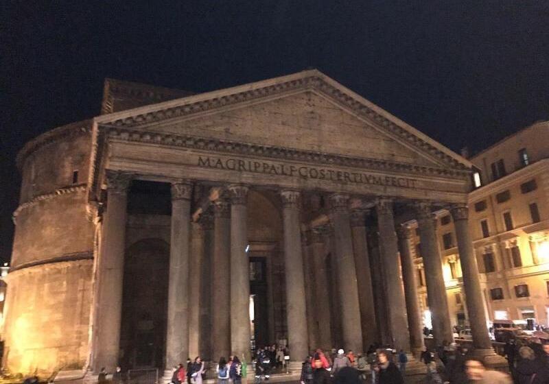 مسافرخانه Arch Rome Suites