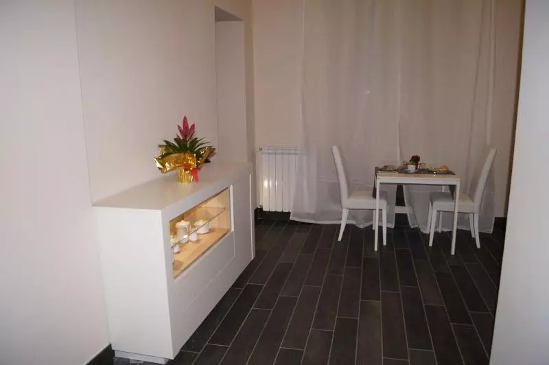 مسافرخانه Arch Rome Suites