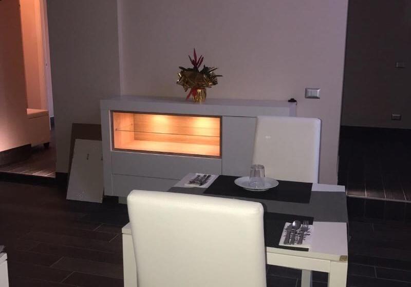 مسافرخانه Arch Rome Suites