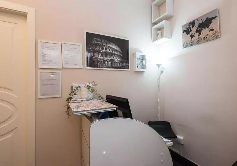 مسافرخانه Arch Rome Suites