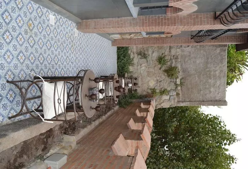 هتل Castillo Medieval