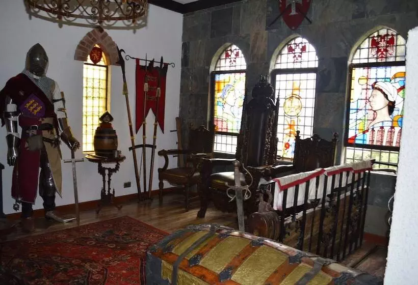 هتل Castillo Medieval