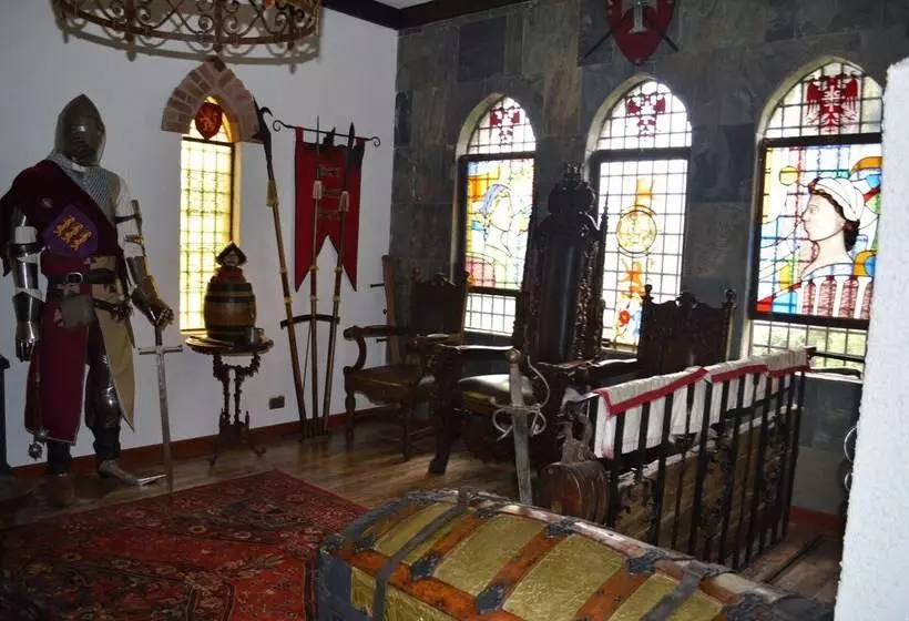 هتل Castillo Medieval