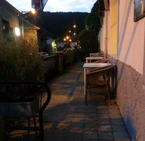هتل De La Val