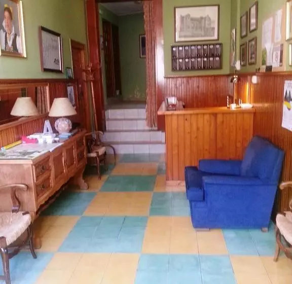 هتل De La Val