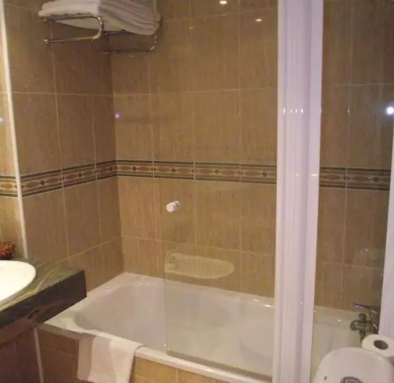 Hotelli Iraipe Achuri Auto Check In