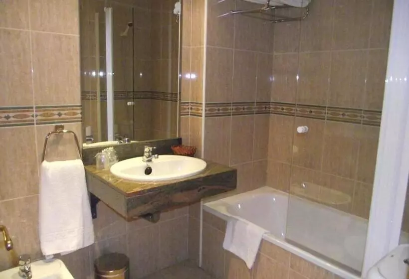 Hotelli Iraipe Achuri Auto Check In