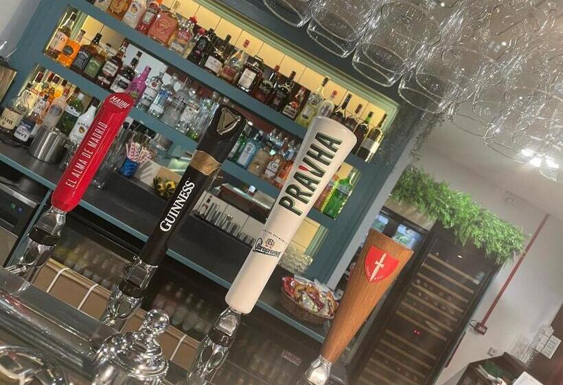 Lymedale Suites Studios & Aparthotel In Newcastle Under Lyme & Stoke