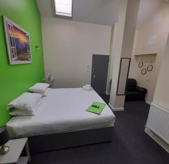 Lymedale Suites Studios & Aparthotel In Newcastle Under Lyme & Stoke
