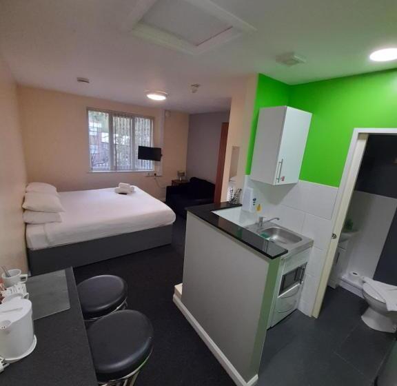 Lymedale Suites Studios & Aparthotel In Newcastle Under Lyme & Stoke
