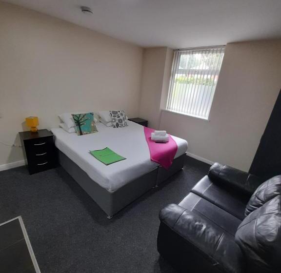 Lymedale Suites Studios & Aparthotel In Newcastle Under Lyme & Stoke