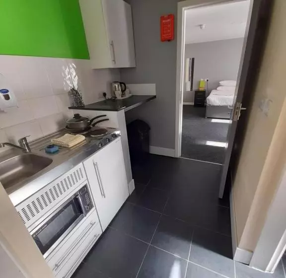 Lymedale Suites Studios & Aparthotel In Newcastle Under Lyme & Stoke