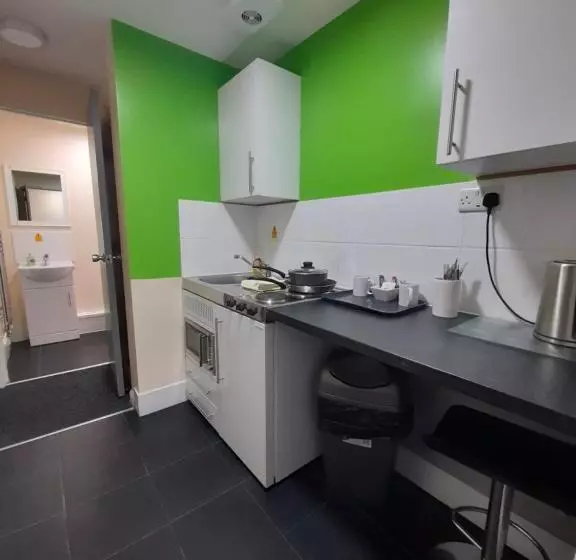 Lymedale Suites Studios & Aparthotel In Newcastle Under Lyme & Stoke