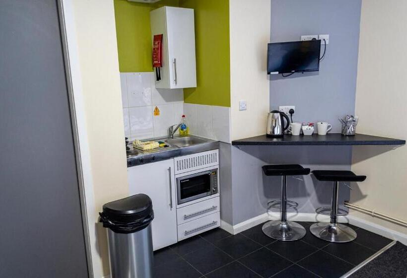 Lymedale Suites Studios & Aparthotel In Newcastle Under Lyme & Stoke