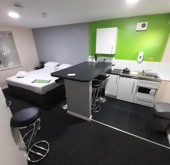Lymedale Suites Studios & Aparthotel In Newcastle Under Lyme & Stoke
