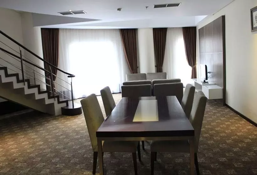 Hotel President Executive Club