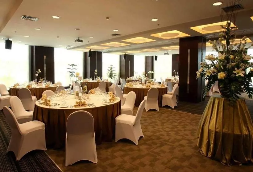Hotel President Executive Club