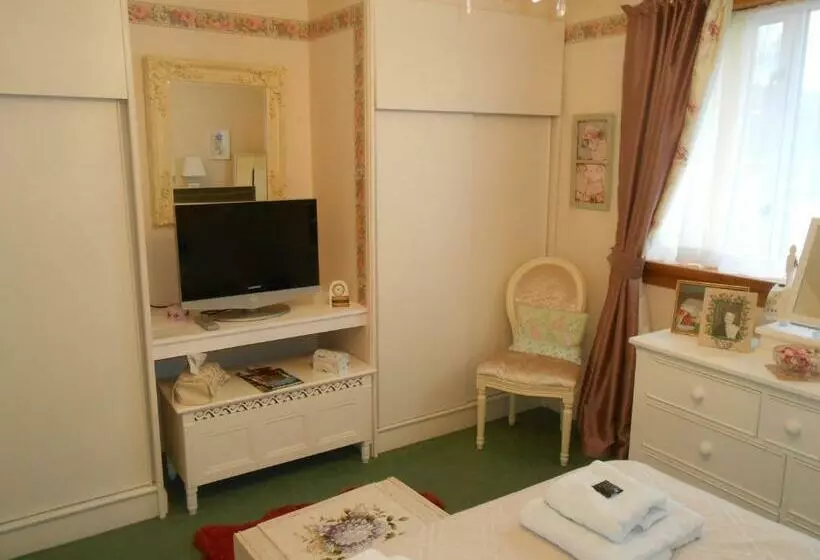 Rose Villa Bed And Breakfast