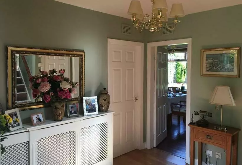 Rose Villa Bed And Breakfast