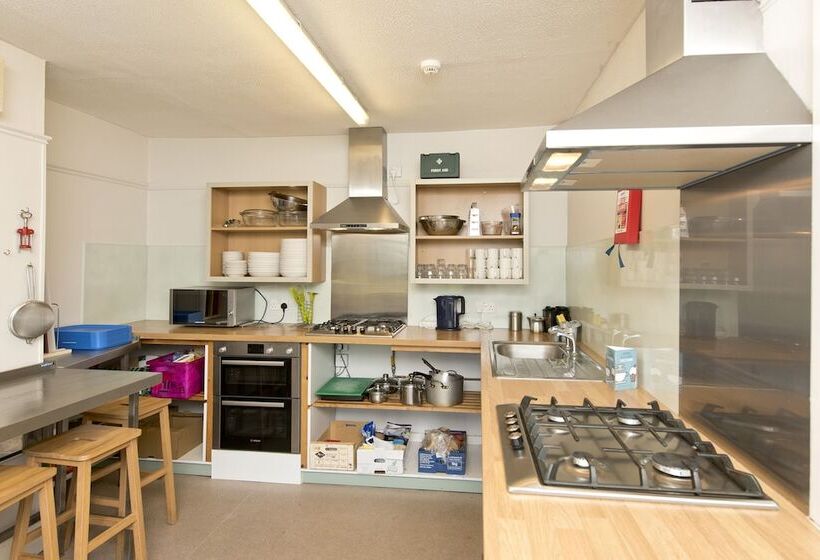 Yha Lands End Hostel