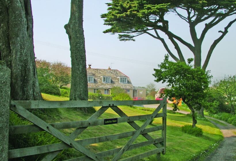 Yha Lands End Hostel