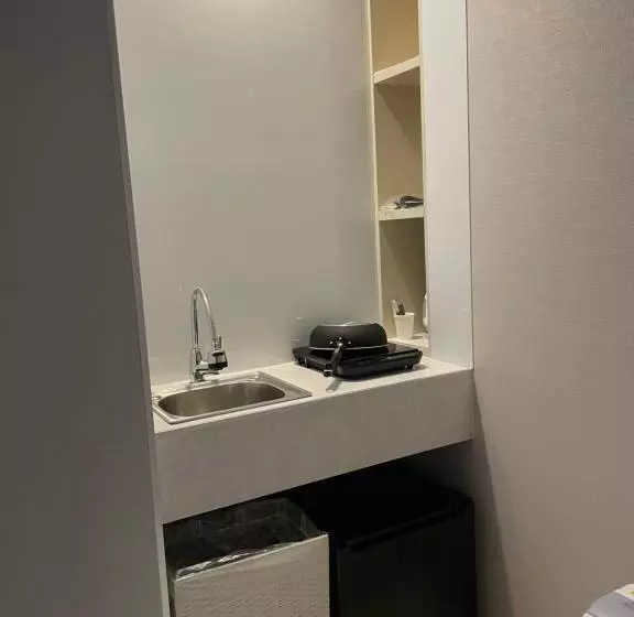 ビジネスホテル 山手inn