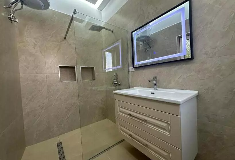 Algen Room S