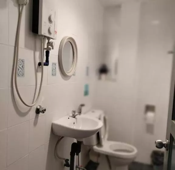 ベッドアンドブレックファースト May Room Semporna