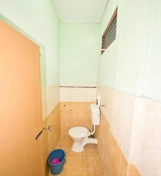 ホテル Oyo 90915 Ilham Villa