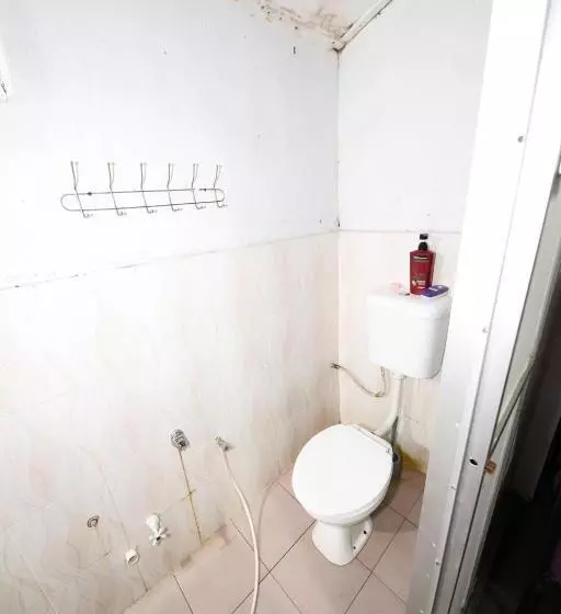 ホテル Oyo 90915 Ilham Villa