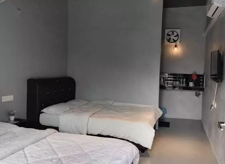 Majatalo Adana Homestay & Pool