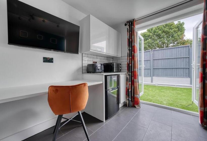 פנסיון Private Ensuite Rooms Coventry