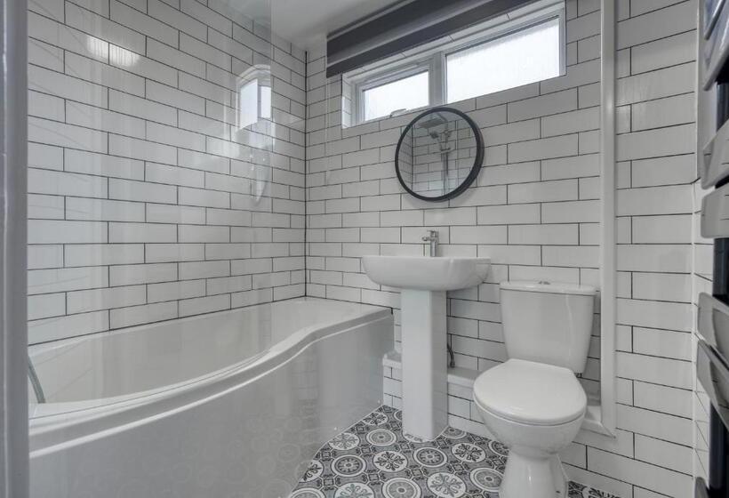 פנסיון Private Ensuite Rooms Coventry