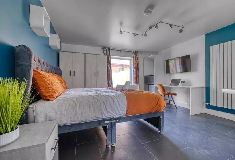 پانسیون Private Ensuite Rooms Coventry