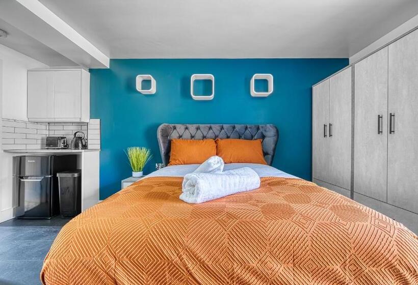 פנסיון Private Ensuite Rooms Coventry