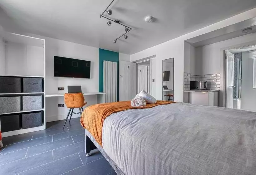 پانسیون Private Ensuite Rooms Coventry