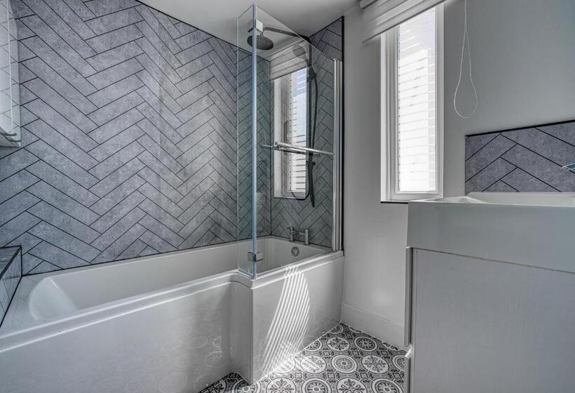 פנסיון Private Ensuite Rooms Coventry