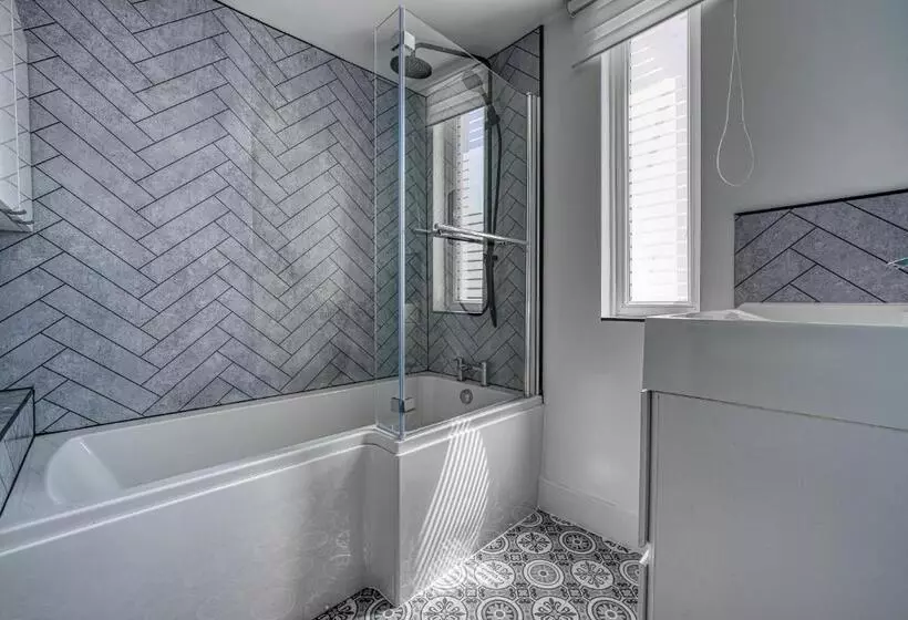 پانسیون Private Ensuite Rooms Coventry